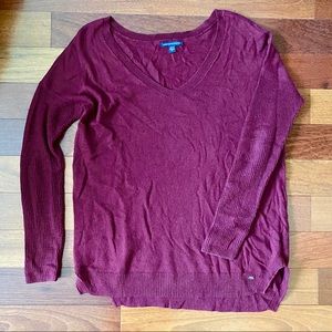 AE Lightweight V-neck Sweater